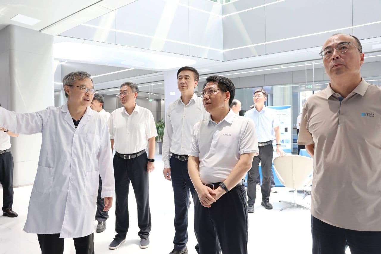 省委常委、统战部部长邓云锋来滨调研经济社会发展情况