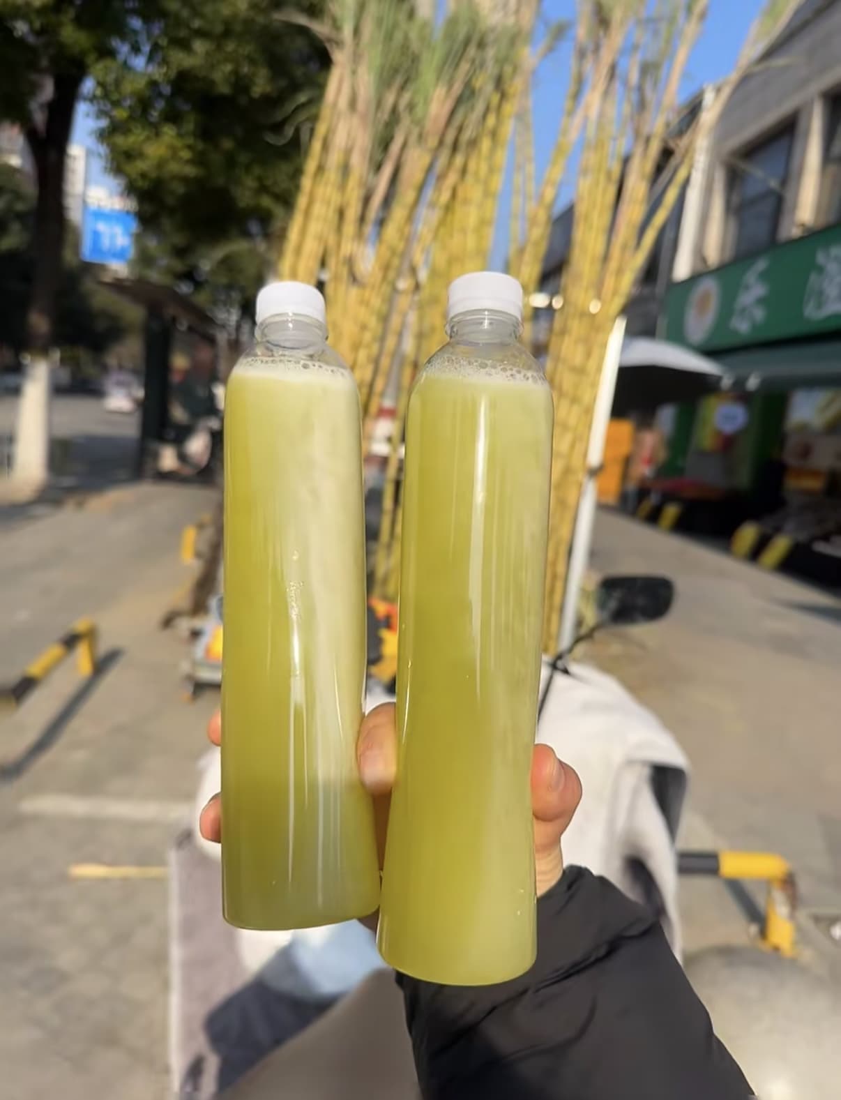 滨州气温尚暖甘蔗初上市 鲜榨甘蔗汁需防霉变风险