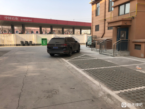 d0907R409QA024La.jpg