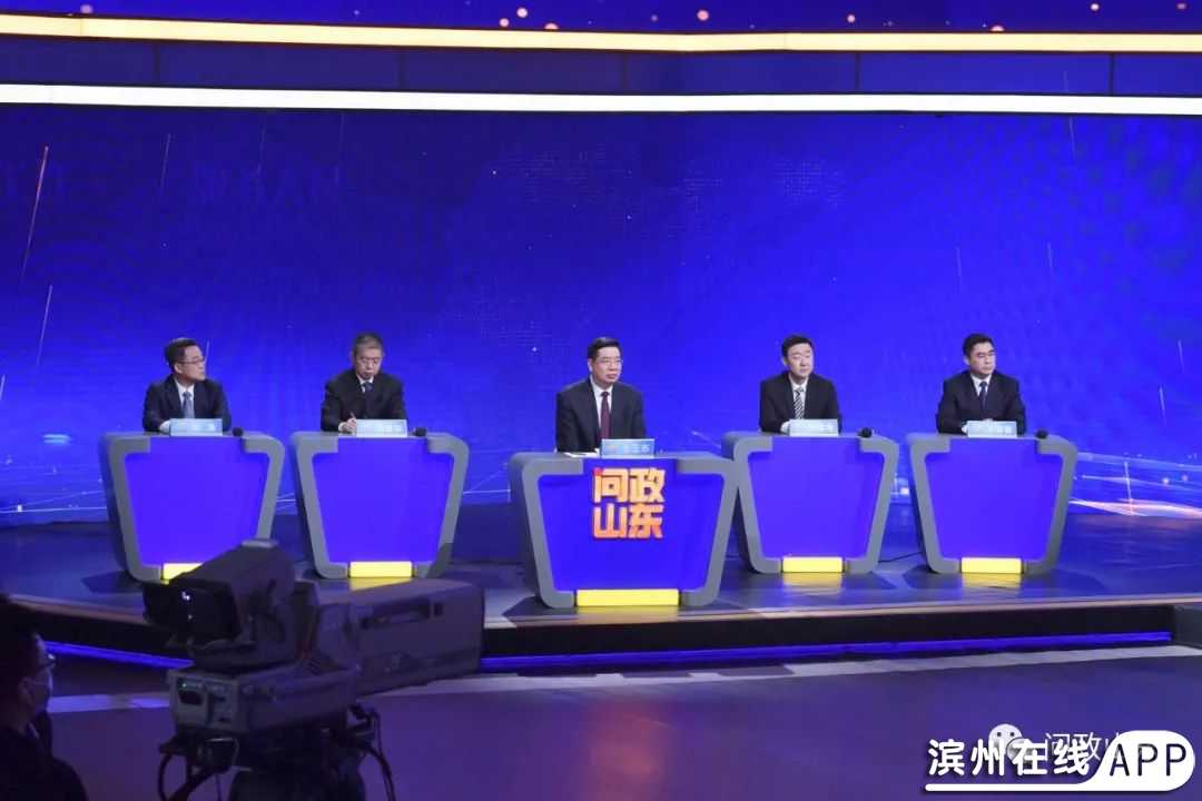 hBlkNesblSNSBCfA.jpg