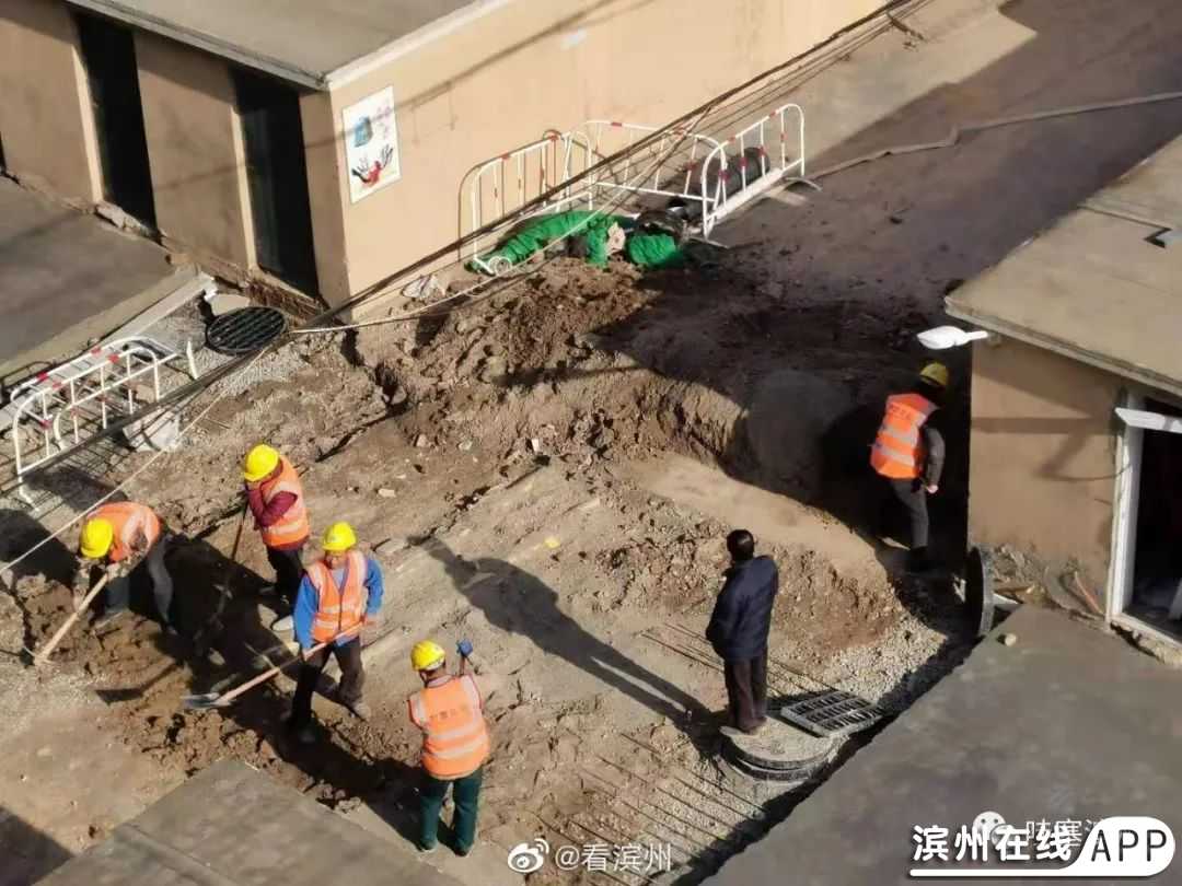 JLkKJIiIRhU8HiJ4.jpg