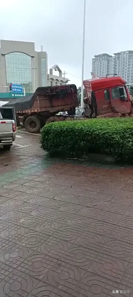 ocHcdrTRMZRRgCtH.jpg
