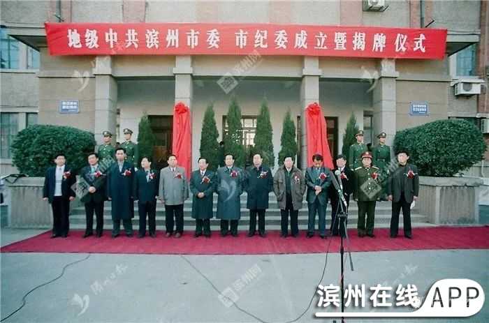 Lk7KE00wYIc4D74Y.jpg