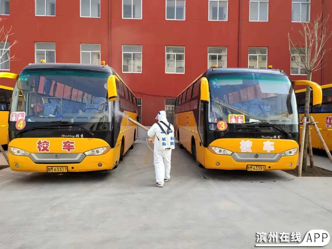 uy4SltssSE29dRrs.jpg