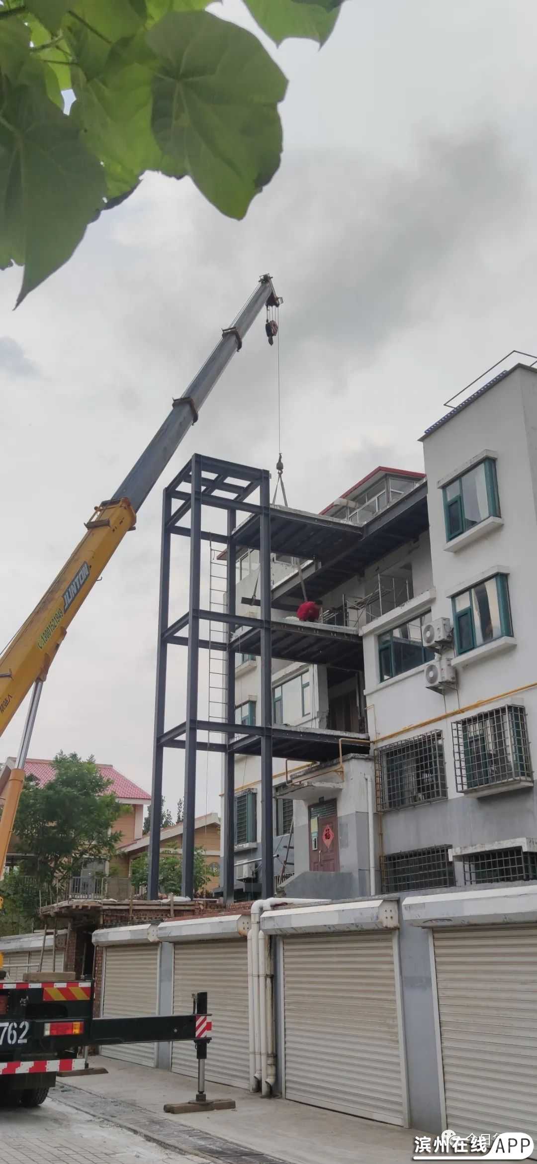 aOmMsD0EMse29MAv.jpg