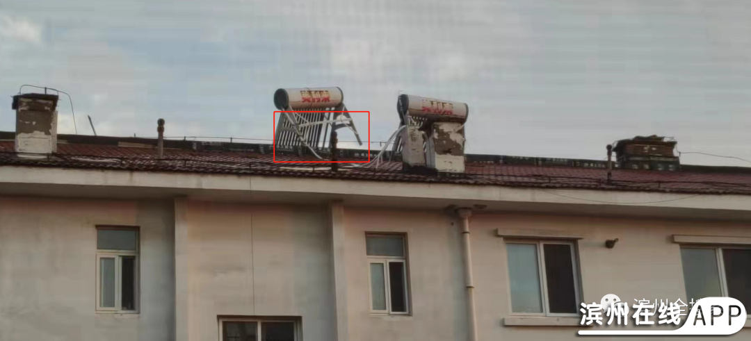 b1izYXmIJ7SMMGoJ.jpg