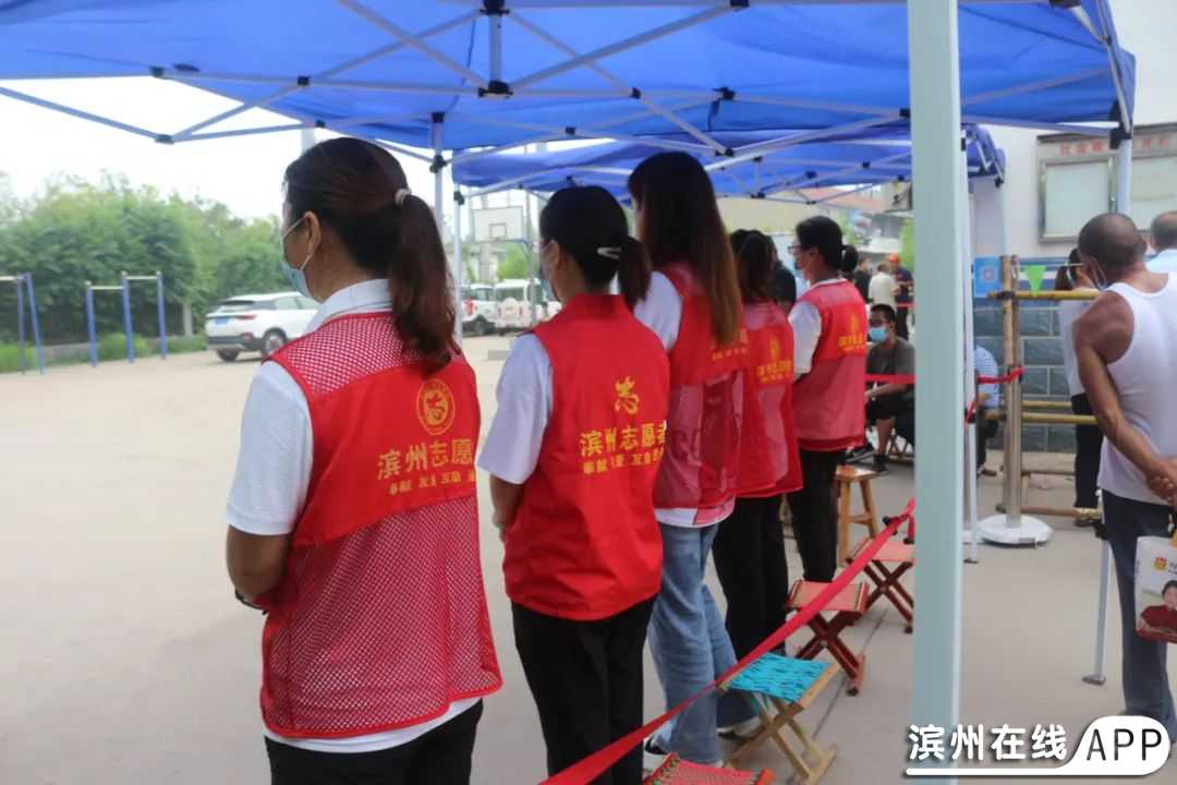 FmnNei4141LeN41J.jpg
