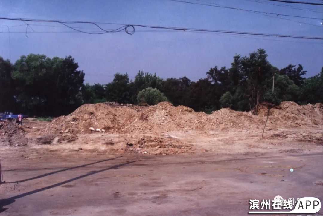 IA88AkaHBAk8zVId.jpg