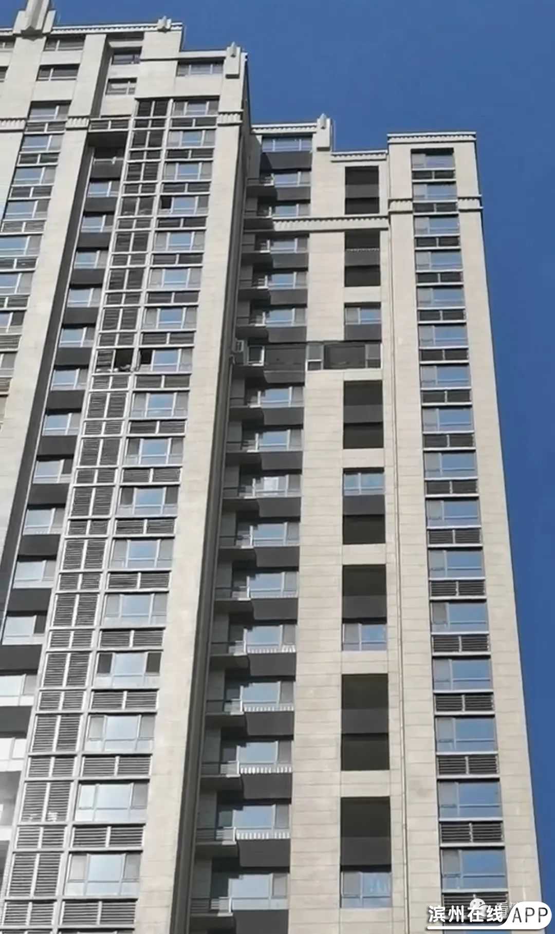 G06ZXqNmX9Qc1MRn.jpg